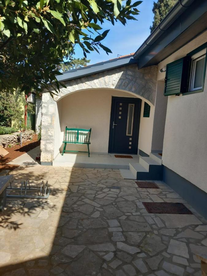 Apartmani Luni Premantura Zewnętrze zdjęcie