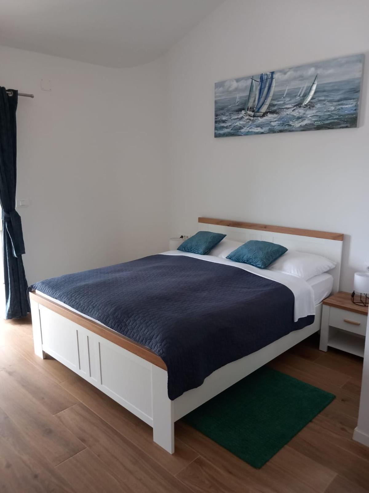 Apartmani Luni Premantura Zewnętrze zdjęcie
